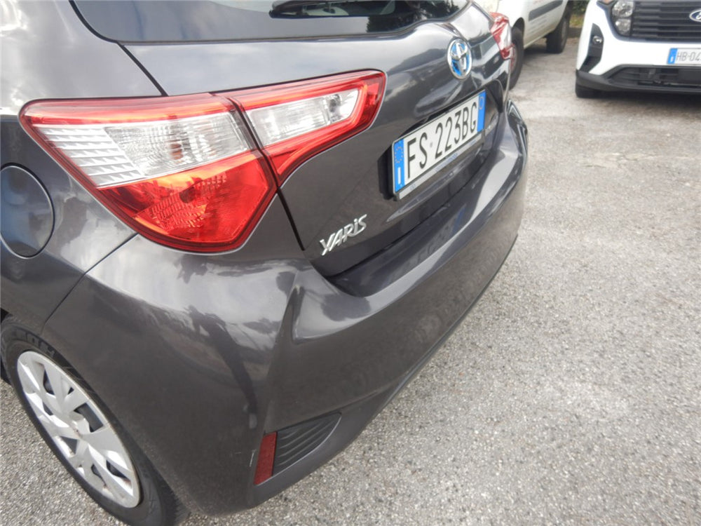 Toyota Yaris 1.5 Hybrid Business