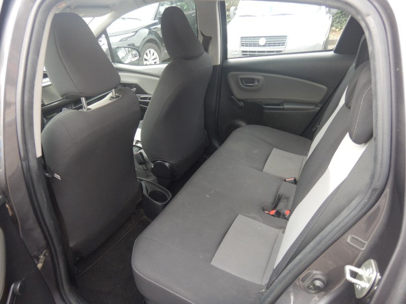 Toyota Yaris 1.5 Hybrid Business