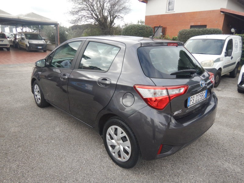 Toyota Yaris 1.5 Hybrid Business