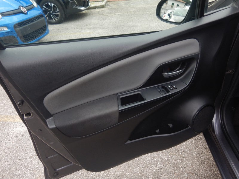 Toyota Yaris 1.5 Hybrid Business