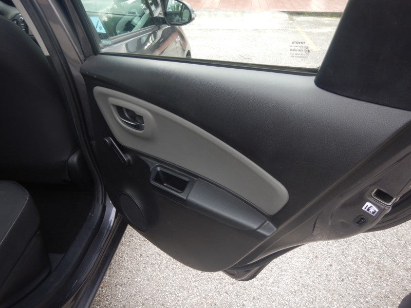 Toyota Yaris 1.5 Hybrid Business